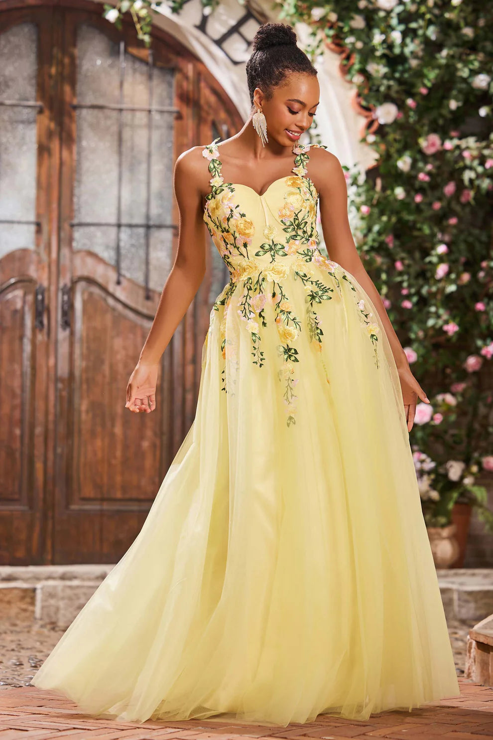 Romantic Floral Applique Daffodil A Line Sweetheart Sleeveless Ruched Tulle Backless Cheap Long Prom Dress
