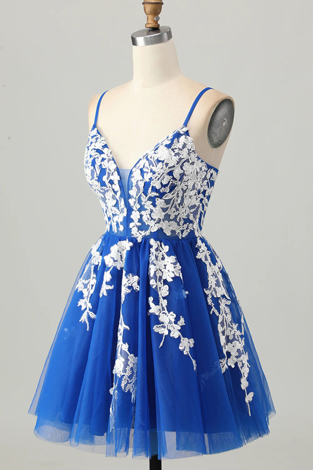 Elegant Short Dress Royal Blue Tulle A Line Spaghetti Strap V Neck Sleeveless with Lace Appliques Ruched Backless Hot Sale Homecoming Dress