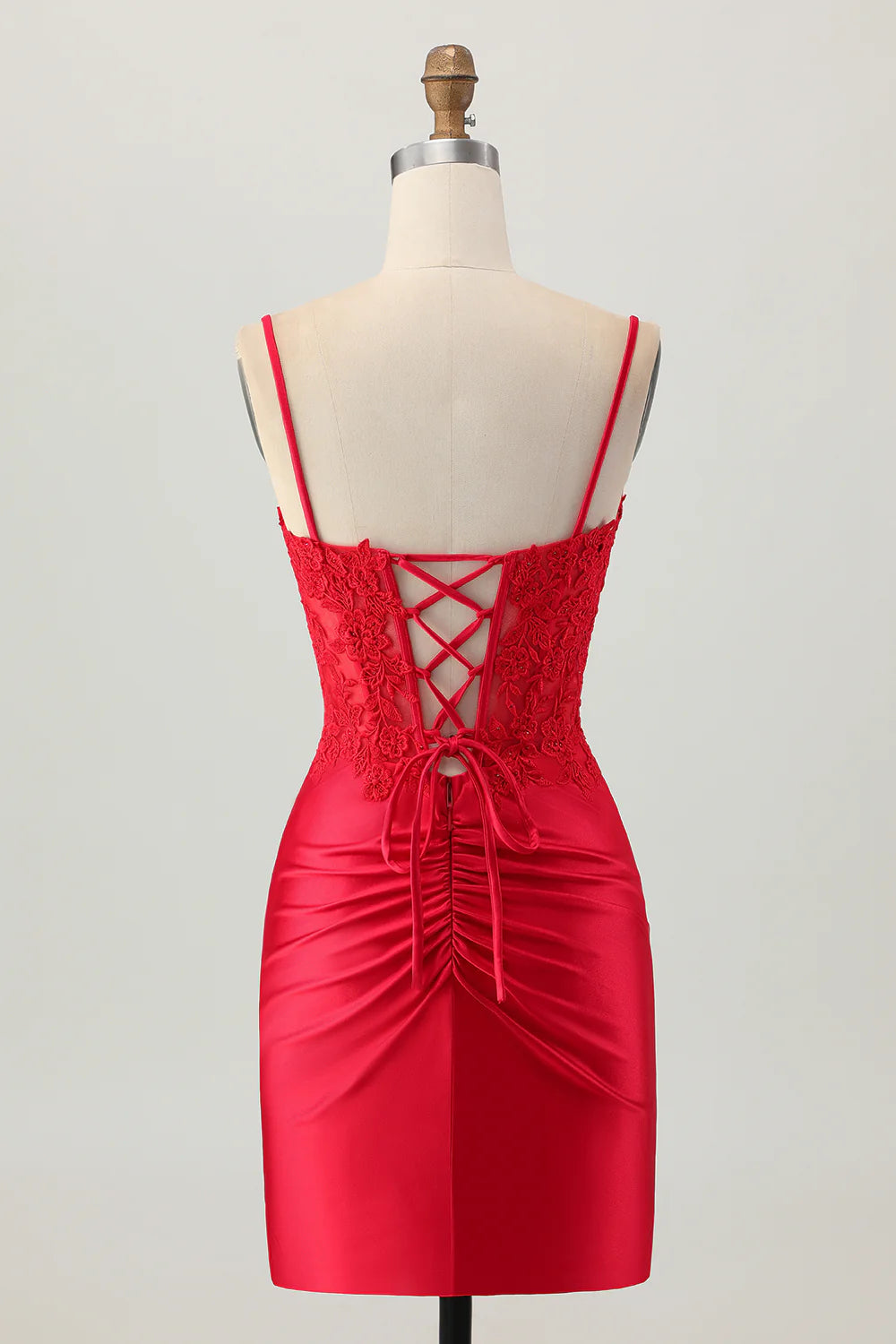 Elegant Short Dress Red Satin Sheath Spaghetti Strap V Neck Sleeveless Pleated with Lace Applique Backless Hot Sale Homecoming Dress