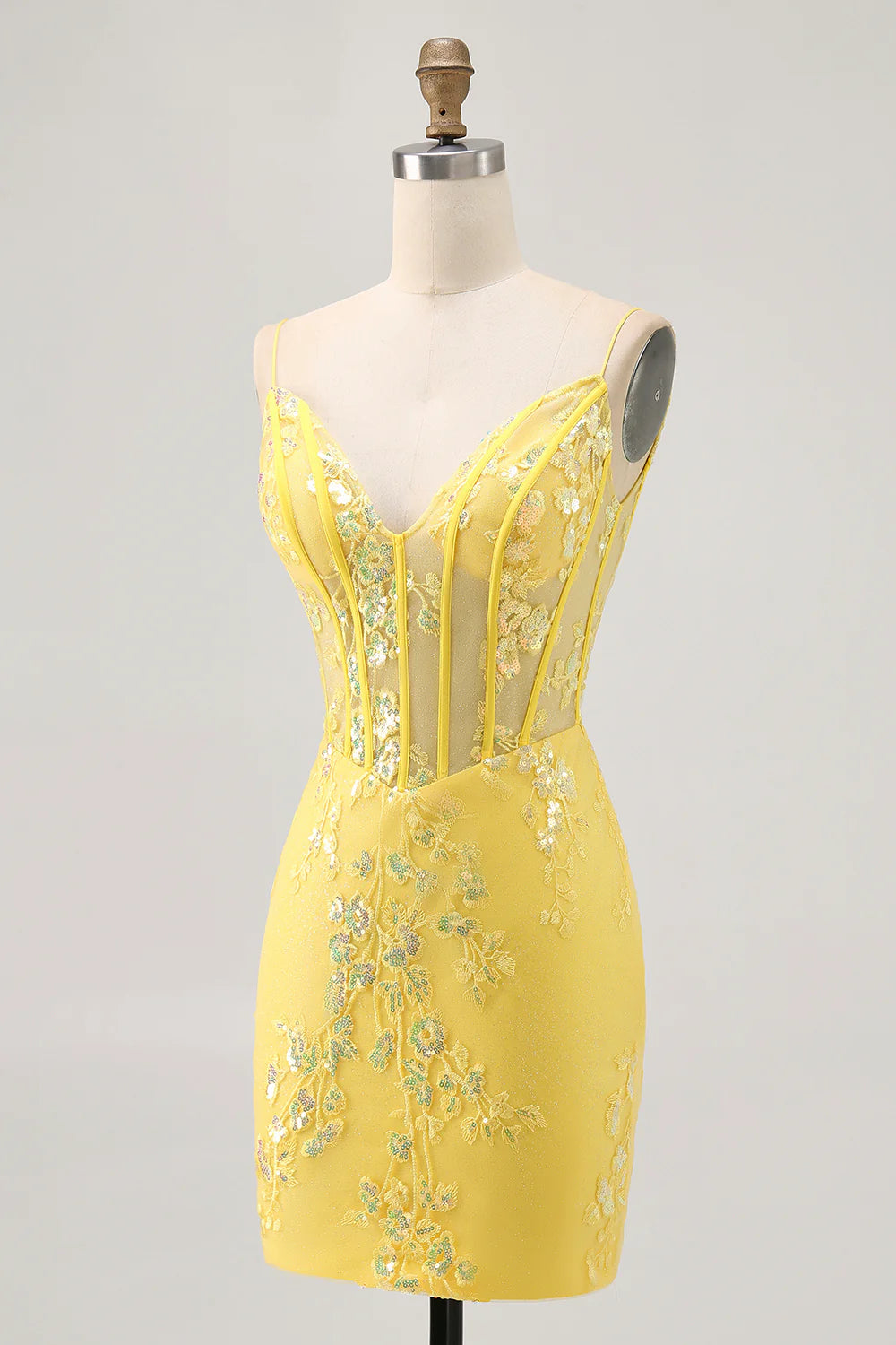 Exquisite Short Dress Sparkly Yellow Sheath Spaghetti Strap V Neck Sleeveless with Sequins Lace Applique V Back Hot Sale Homecoming Dress