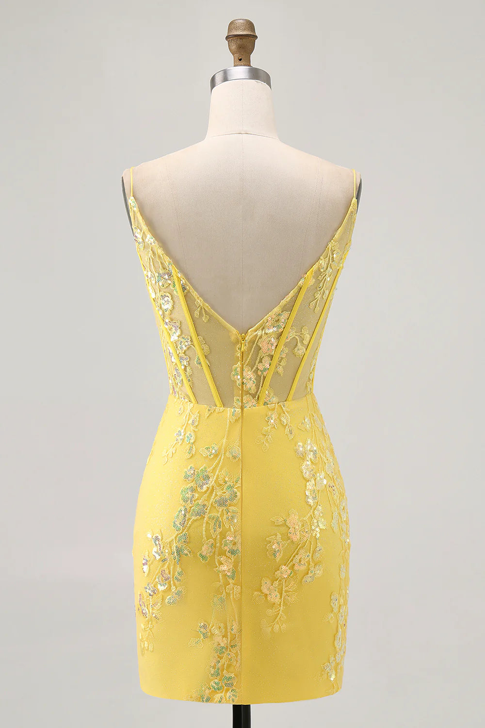 Exquisite Short Dress Sparkly Yellow Sheath Spaghetti Strap V Neck Sleeveless with Sequins Lace Applique V Back Hot Sale Homecoming Dress