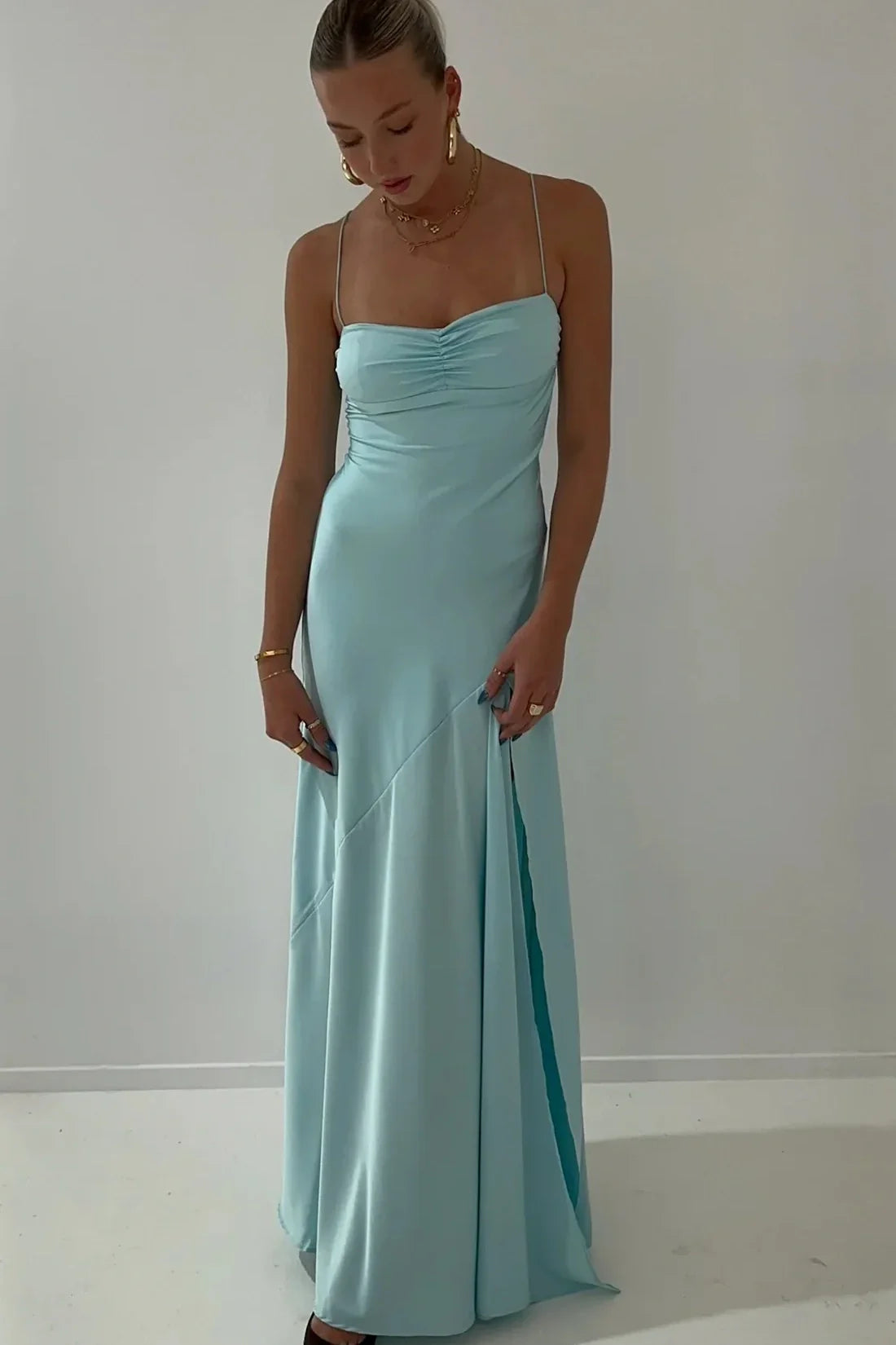 Fashion Simple Pink Sheath Spaghetti Straps Sweetheart Neckline Pleated Sleeveless Party Dress with Split Front Backless Cheap Long Prom Dress