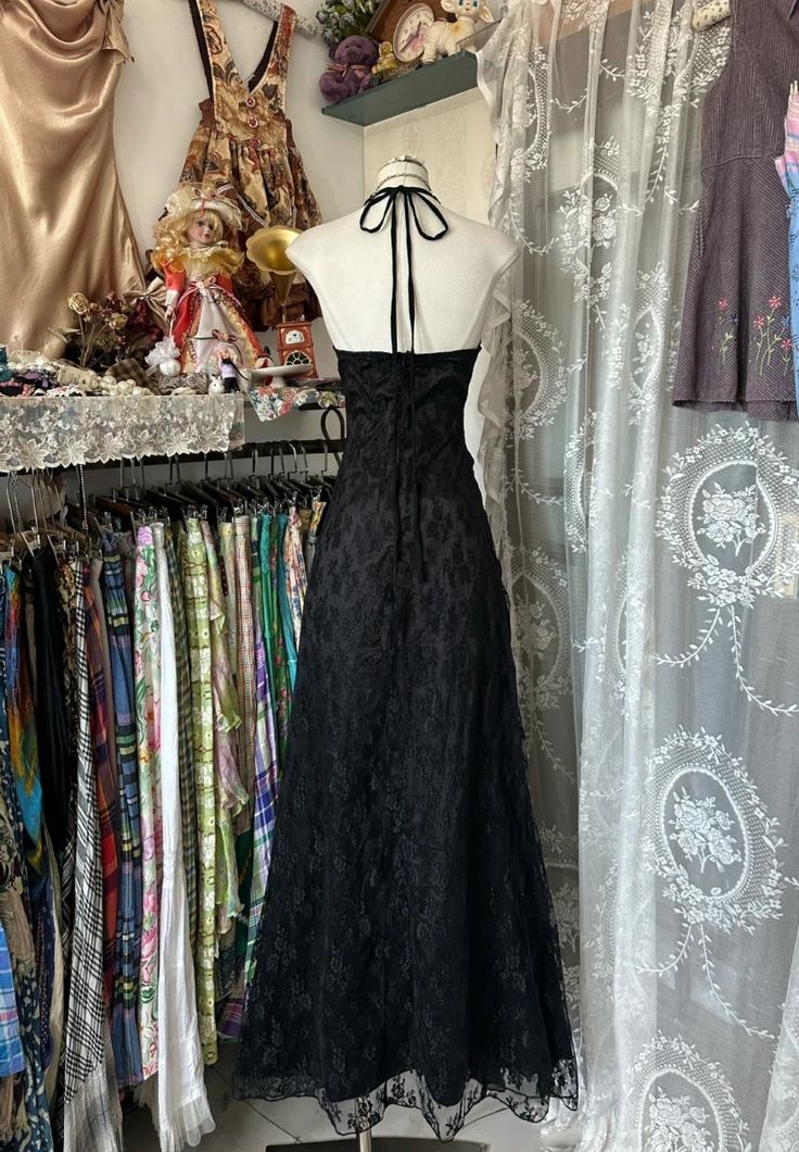 Elegant Lace Halter-neck Ruffled Bow-waist Floor-length Prom Dress
