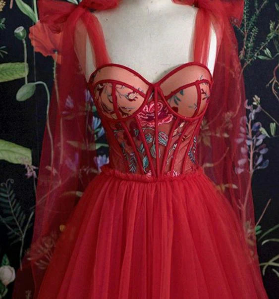 Floral-Embroidered Tulle Corset Sweetheart Ballgown Prom Dress