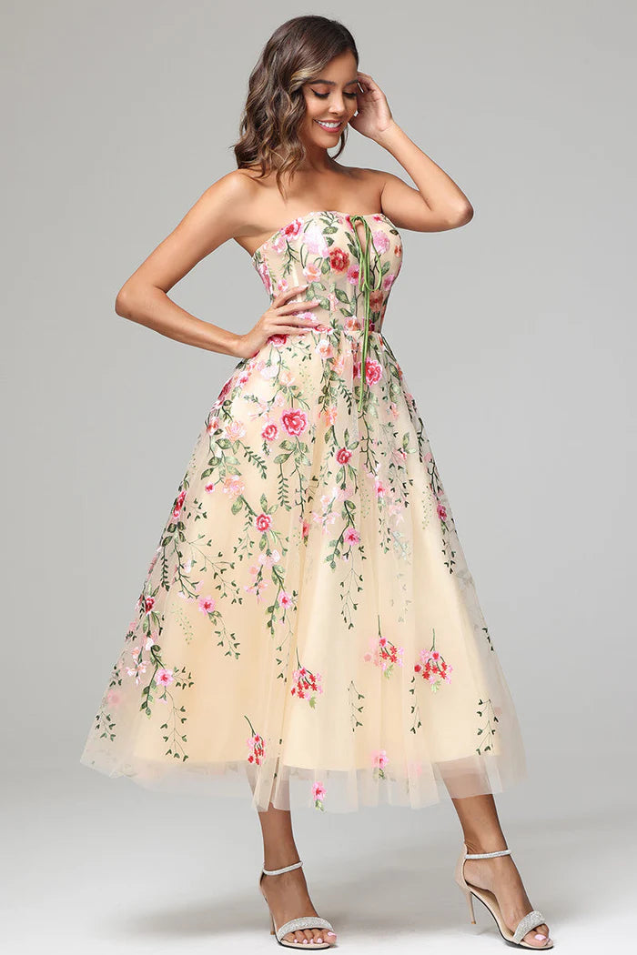 Romantic Floral Embroidered A-Line Strapless Sweetheart Neck Tea-Length Cocktail Dress for Women