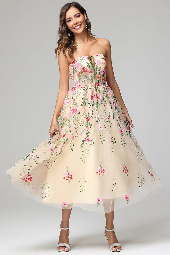 Romantic Floral Embroidered A-Line Strapless Sweetheart Neck Tea-Length Cocktail Dress for Women